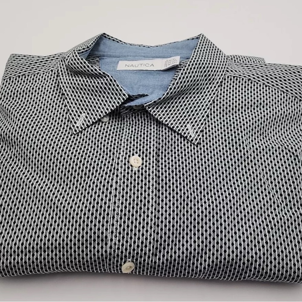 Nautica Mens Shirt XL White Blue Geometric Long Sleeve Button Down 100% Cotton